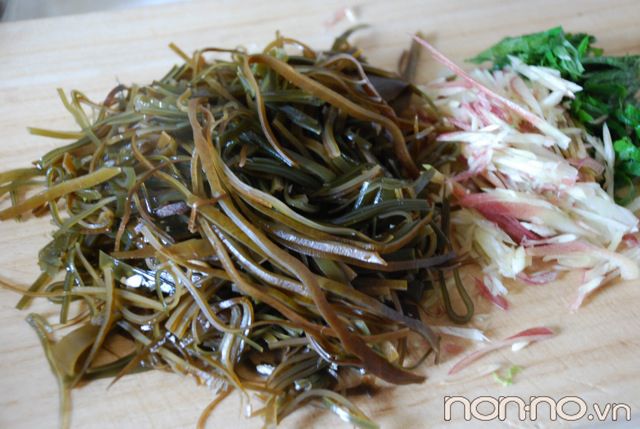 tảo bẹ cắt sợi, kho với gia vị 